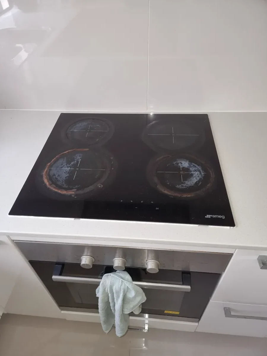 Smeg electric induction cooktop in a NAR’s client’s kitchen